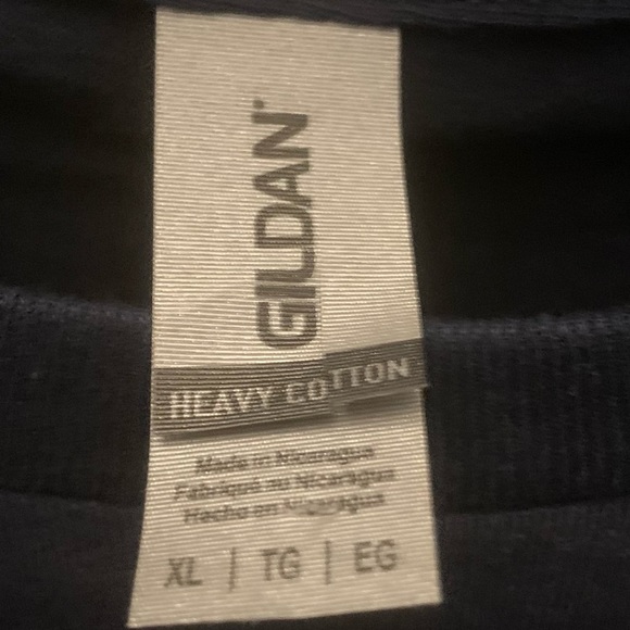 Everything loves a tee shirt my Pitbull friend - Picture 3 of 3